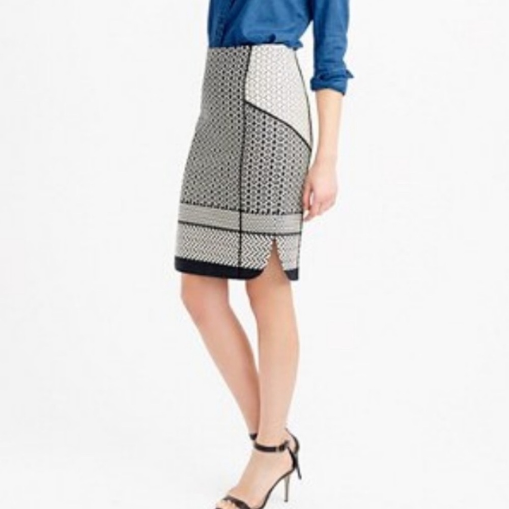 J. Crew Black and White Geometric Print Textured Pencil Skirt Size 2